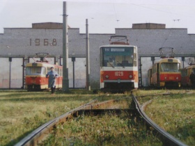 Вид на новый вагон Tatra-T6B5.