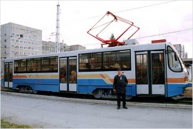 Первый вагон 71-405 в ходе испытаний в Екатеринбурге